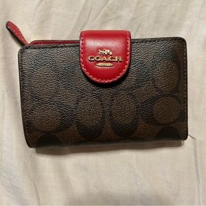 Medium Corner Zip Wallet In Signature Canvas COACH